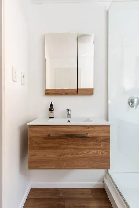 Sunny 1 Bedroom Flat With Parking Wellington 0*,  New Zealand